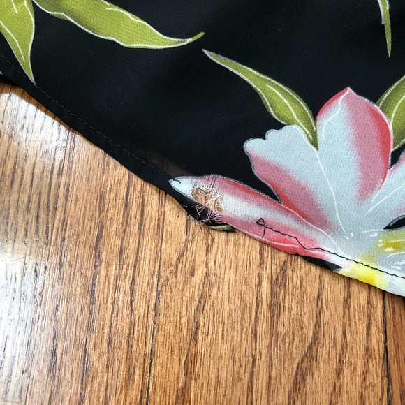 A floral romper - Picture 4 of 4